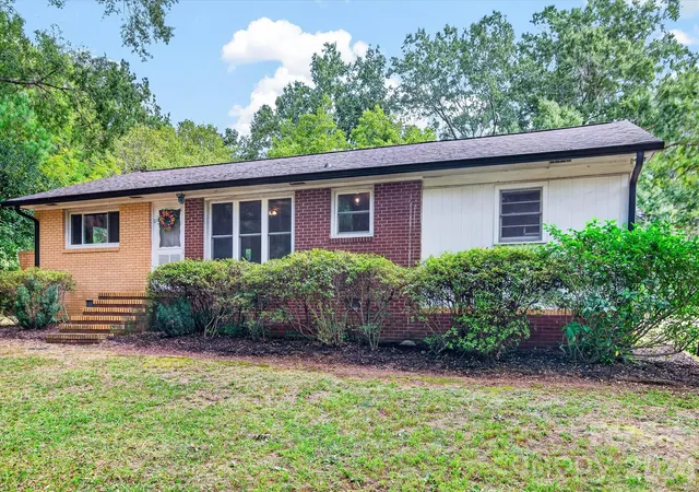 Photo 1 of Sale Pending at 4247 Miami Church Rd, Concord, NC 28025 | MLS# 4426088 | Listing updated on 2026-09-21