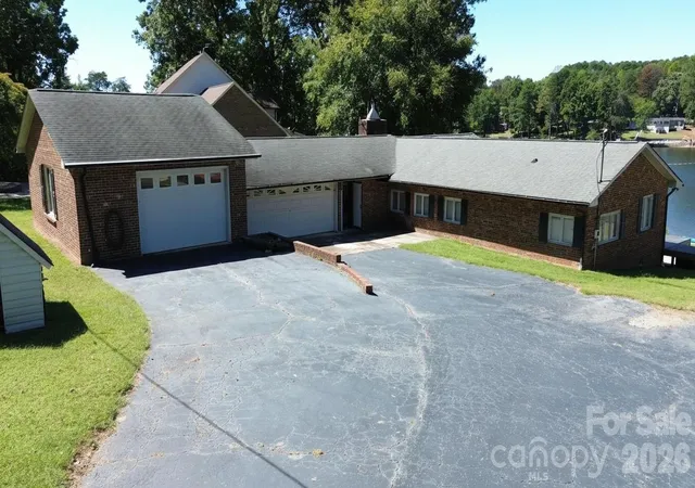 Photo 1 of Single family home for sale at 4935 Vagabond Ln, Sherrills Ford, NC 28673 | MLS# 4426102 | Listing updated on 2026-10-01