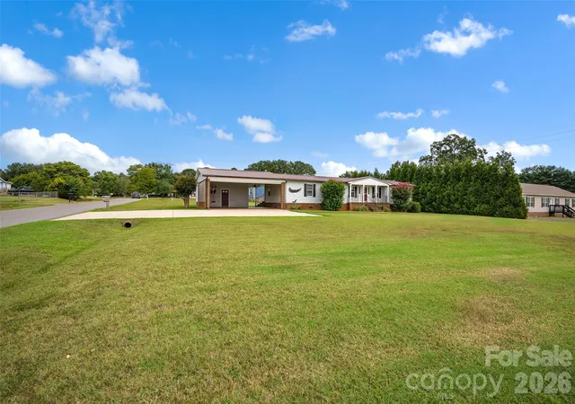 Photo 3 of Single family home for sale at 2468 Old Mountain Rd, Statesville, NC 28625 | MLS# 4426106 | Listing updated on 2026-10-05