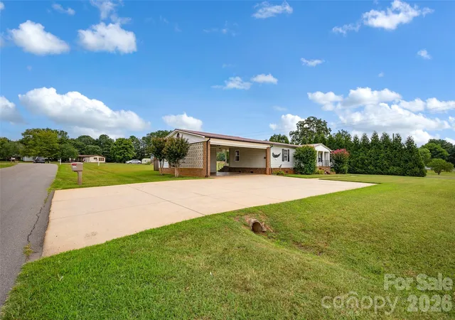 Photo 4 of Single family home for sale at 2468 Old Mountain Rd, Statesville, NC 28625 | MLS# 4426106 | Listing updated on 2026-10-05