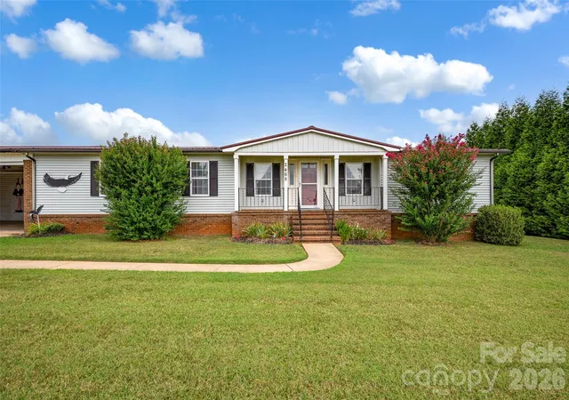 Photo 2 of Single family home for sale at 2468 Old Mountain Rd, Statesville, NC 28625 | MLS# 4426106 | Listing updated on 2026-10-05