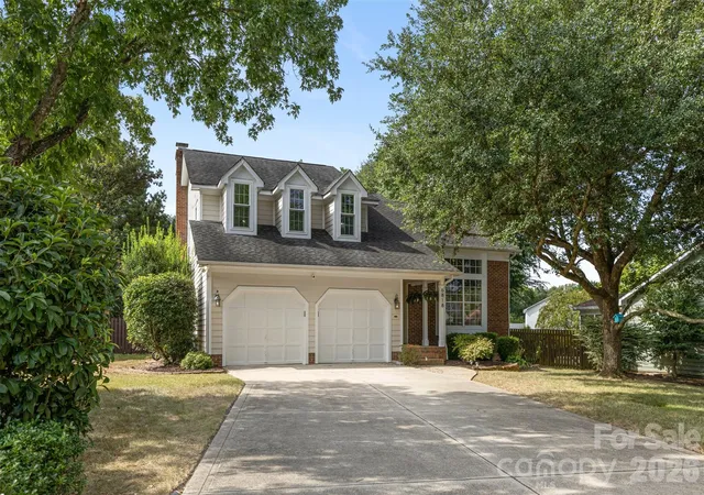 Photo 2 of Single family home for sale at 6818 Millingden Ct, Charlotte, NC 28277 | MLS# 4426107 | Listing updated on 2026-10-09