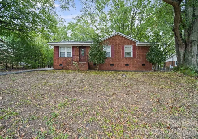 Photo 1 of Single family home for sale at 1435 Green Cir Dr, Gastonia, NC 28054 | MLS# 4426113 | Listing updated on 2026-09-26