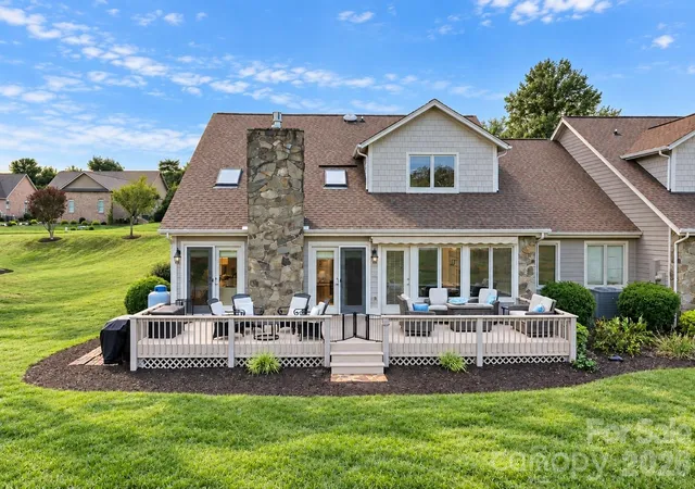 Photo 4 of Townhouse for sale at 3789 Rock Brg Dr NE, Conover, NC 28613 | MLS# 4426127 | Listing updated on 2026-09-20