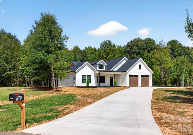 Photo 3 of Single family home for sale at 106 Blackley Cir, Shelby, NC 28152 | MLS# 4426132 | Listing updated on 2026-09-19