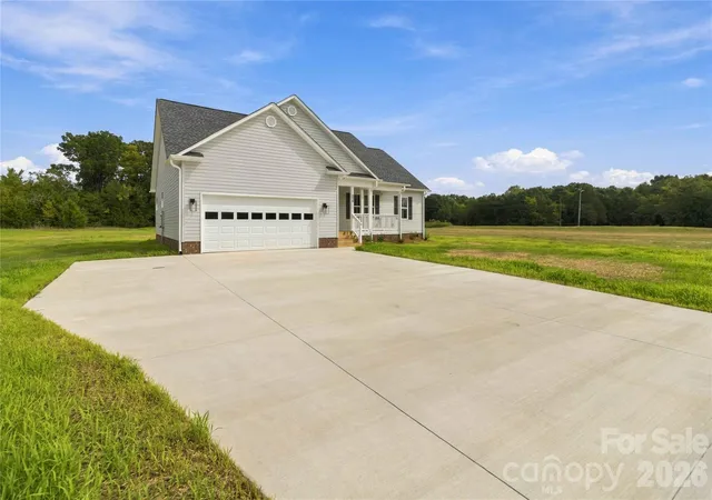 Photo 3 of Single family home for sale at 114 Mason Tanner Ct, Rock Hill, SC 29730 | MLS# 4426140 | Listing updated on 2026-09-18