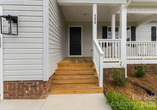 Photo 3 of Single family home for sale at 114 Mason Tanner Ct, Rock Hill, SC 29730 | MLS# 4426140 | Listing updated on 2026-09-18