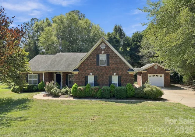 Single family home for sale at 5911 Sugarcane Ct, Mint Hill, NC 28227 | MLS# 4426142