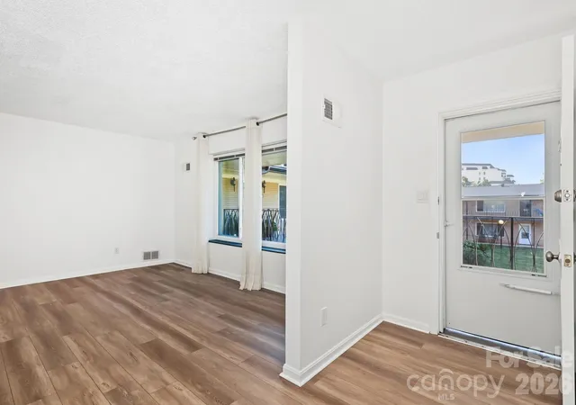 Photo 1 of Condo for sale at 3010 Crosby Rd #224, Charlotte, NC 28211 | MLS# 4426146 | Listing updated on 2026-09-19