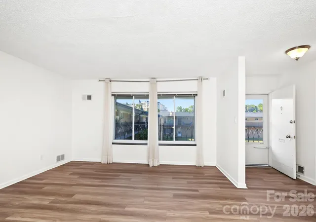 Photo 2 of Condo for sale at 3010 Crosby Rd #224, Charlotte, NC 28211 | MLS# 4426146 | Listing updated on 2026-09-19
