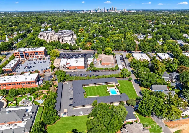 Photo 3 of Condo for sale at 3010 Crosby Rd #224, Charlotte, NC 28211 | MLS# 4426146 | Listing updated on 2026-10-01