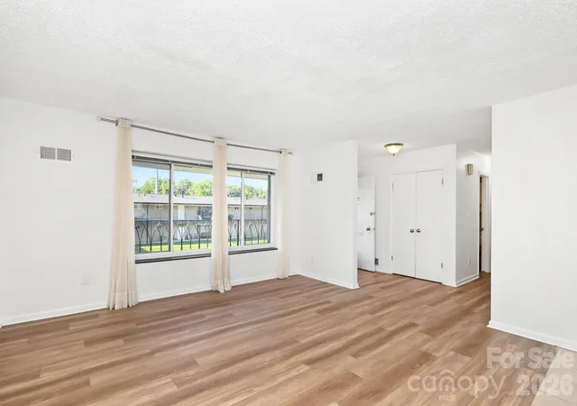 Photo 3 of Condo for sale at 3010 Crosby Rd #224, Charlotte, NC 28211 | MLS# 4426146 | Listing updated on 2026-09-19