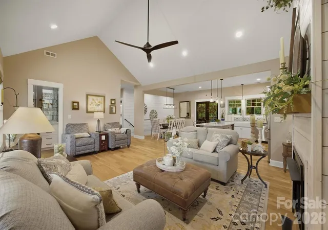 Photo 3 of Single family home for sale at 124 Beechmont Dr, Morganton, NC 28655 | MLS# 4426147 | Listing updated on 2026-10-07