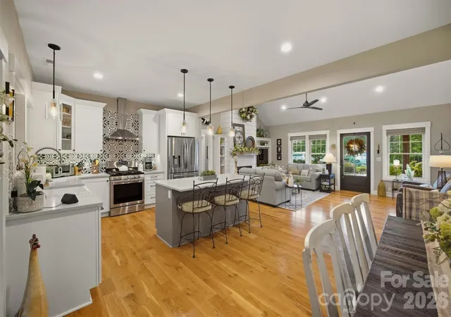Photo 4 of Single family home for sale at 124 Beechmont Dr, Morganton, NC 28655 | MLS# 4426147 | Listing updated on 2026-10-07