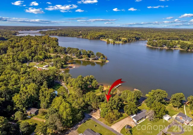 Photo 3 of Single family home for sale at 340 Sportsman Dr, Salisbury, NC 28146 | MLS# 4426150 | Listing updated on 2026-09-21