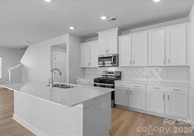 Photo 3 of Single family home for sale at 133 Frontiersman Dr, Mocksville, NC 27028 | MLS# 4426153 | Listing updated on 2026-09-25