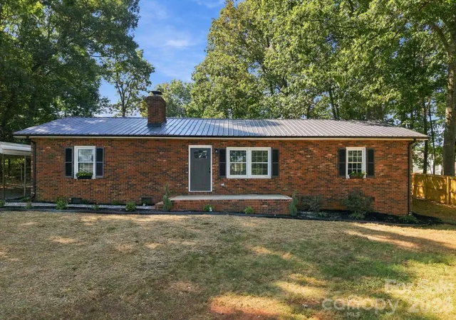 Photo 1 of Single family home for sale at 3231 Frazier Dr, Claremont, NC 28610 | MLS# 4426163 | Listing updated on 2026-09-19
