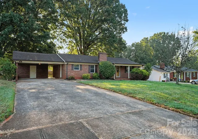 Photo 1 of Single family home for sale at 1204 Fulton Dr, Statesville, NC 28677 | MLS# 4426164 | Listing updated on 2026-09-23