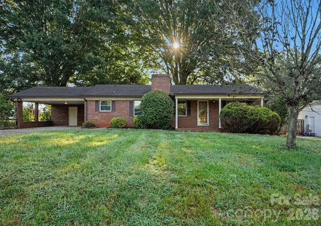 Photo 3 of Single family home for sale at 1204 Fulton Dr, Statesville, NC 28677 | MLS# 4426164 | Listing updated on 2026-09-23