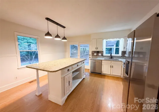 Photo 2 of Single family home for sale at 4043 Windward Dr, Fort Mill, SC 29708 | MLS# 4426167 | Listing updated on 2026-09-23