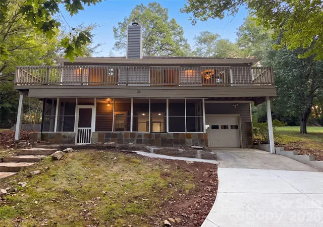 Photo 4 of Single family home for sale at 4043 Windward Dr, Fort Mill, SC 29708 | MLS# 4426167 | Listing updated on 2026-09-23