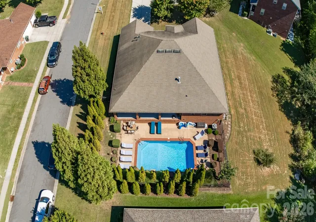 Photo 2 of Single family home for sale at 2581 Flintshire Ln, Gastonia, NC 28056 | MLS# 4426168 | Listing updated on 2026-10-02