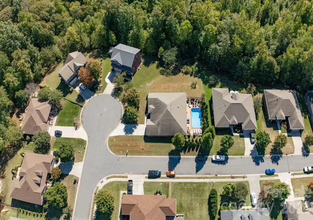 Photo 4 of Single family home for sale at 2581 Flintshire Ln, Gastonia, NC 28056 | MLS# 4426168 | Listing updated on 2026-10-02