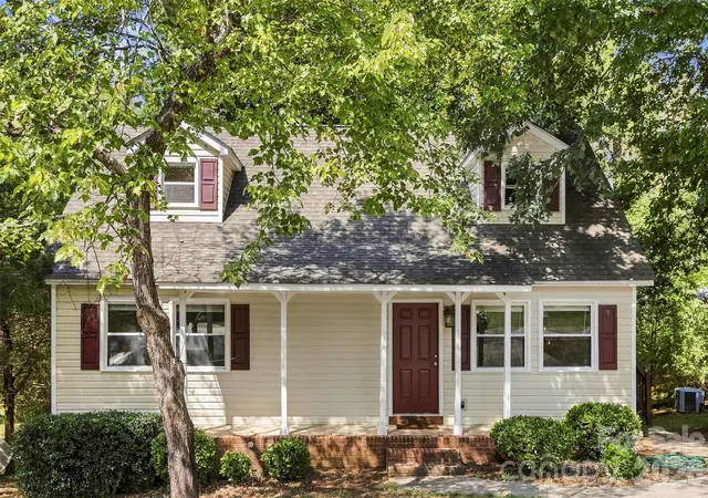 Photo 2 of Single family home for sale at 5907 Scots Blf Dr, Charlotte, NC 28227 | MLS# 4426176 | Listing updated on 2026-09-26
