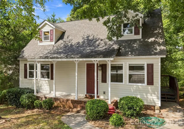 Photo 3 of Single family home for sale at 5907 Scots Blf Dr, Charlotte, NC 28227 | MLS# 4426176 | Listing updated on 2026-09-26