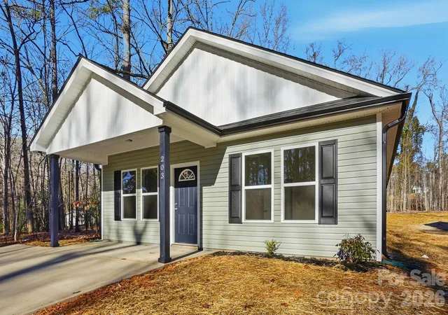 Photo 3 of Single family home for sale at 212 Bennett St, Wadesboro, NC 28170 | MLS# 4426179 | Listing updated on 2026-09-18