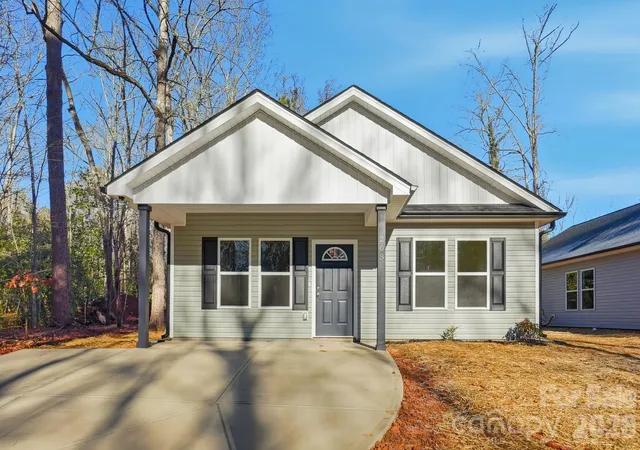 Photo 1 of Single family home for sale at 210 Bennett St, Wadesboro, NC 28170 | MLS# 4426182 | Listing updated on 2026-09-18