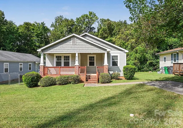 Single family home for sale at 619 Pennsylvania Ave, Charlotte, NC 28216 | MLS# 4426231