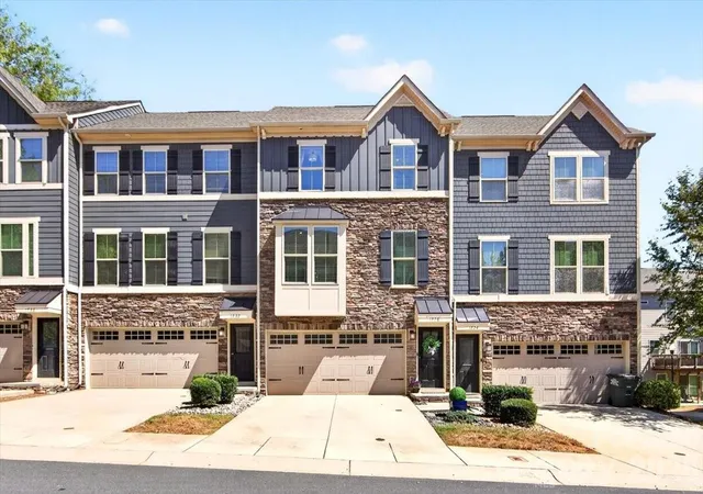 Townhouse for sale at 1728 Town Oak Ln, Charlotte, NC 28205 | MLS# 4426244
