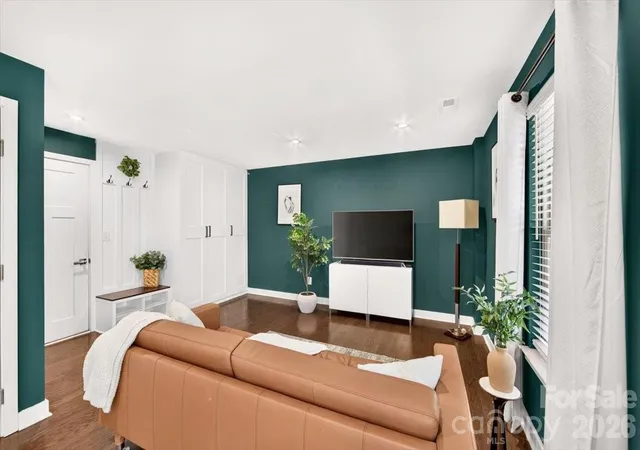 Photo 4 of Townhouse for sale at 1728 Town Oak Ln, Charlotte, NC 28205 | MLS# 4426244 | Listing updated on 2026-09-24