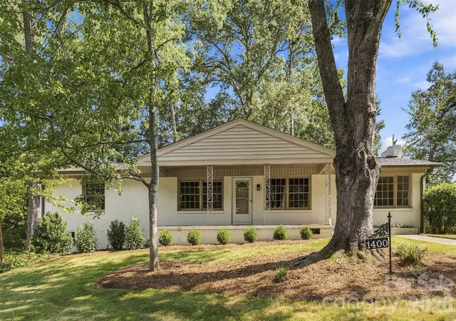 Photo 2 of Sale Pending at 1400 Lynhurst Dr, Gastonia, NC 28054 | MLS# 4426246 | Listing updated on 2026-09-27