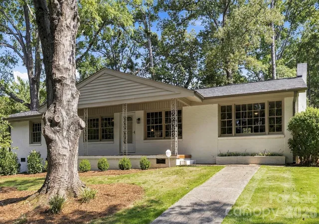 Photo 3 of Sale Pending at 1400 Lynhurst Dr, Gastonia, NC 28054 | MLS# 4426246 | Listing updated on 2026-09-27
