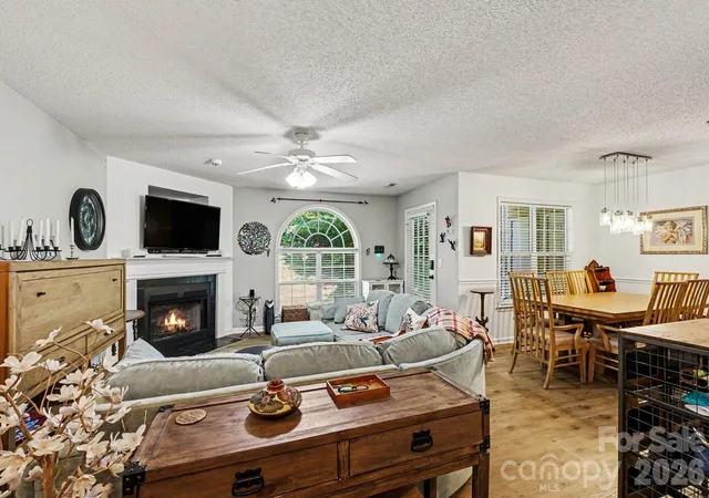 Photo 2 of Single family home for sale at 2012 Salem Blf Dr #812, Winston Salem, NC 27127 | MLS# 4426251 | Listing updated on 2026-09-22