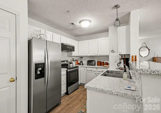 Photo 4 of Single family home for sale at 2012 Salem Blf Dr #812, Winston Salem, NC 27127 | MLS# 4426251 | Listing updated on 2026-09-22