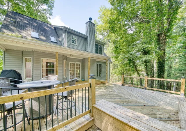 Photo 3 of Single family home for sale at 163 Canaan Dr, Candler, NC 28715 | MLS# 4426253 | Listing updated on 2026-10-01
