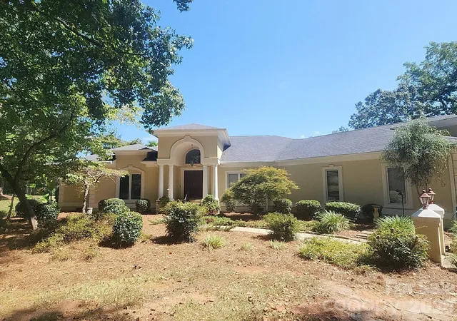Photo 1 of Single family home for sale at 602 Fairway Dr, Fort Mill, SC 29715 | MLS# 4426256 | Listing updated on 2026-09-27