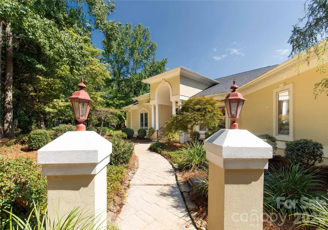 Photo 3 of Single family home for sale at 602 Fairway Dr, Fort Mill, SC 29715 | MLS# 4426256 | Listing updated on 2026-09-27