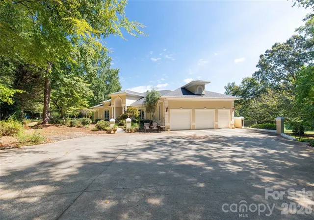 Photo 4 of Single family home for sale at 602 Fairway Dr, Fort Mill, SC 29715 | MLS# 4426256 | Listing updated on 2026-09-27