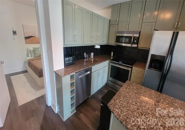 Photo 4 of Condo for sale at 505 6th Street #1006, Charlotte, NC 28202 | MLS# 4426265 | Listing updated on 2026-09-20