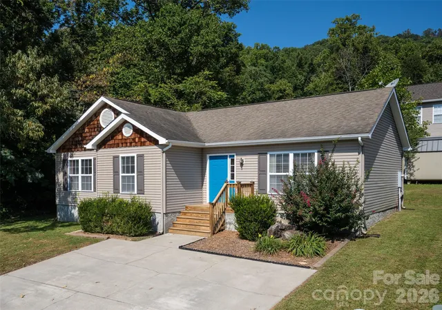 Photo 1 of Single family home for sale at 151 W Newberry Dr, Fletcher, NC 28732 | MLS# 4426266 | Listing updated on 2026-09-23