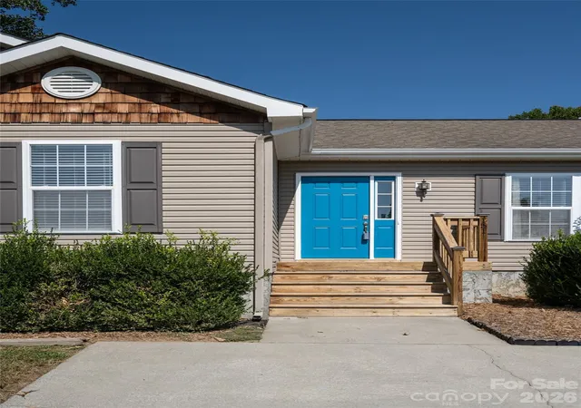 Photo 3 of Single family home for sale at 151 W Newberry Dr, Fletcher, NC 28732 | MLS# 4426266 | Listing updated on 2026-09-23