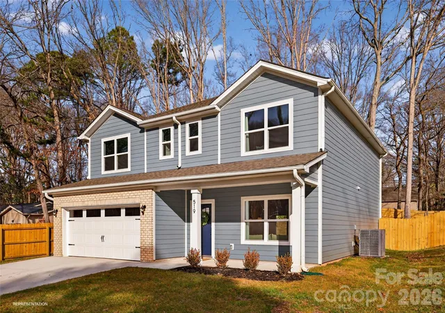 Photo 1 of Single family home for sale at 20724 Catawba Ave, Cornelius, NC 28031 | MLS# 4426277 | Listing updated on 2026-10-05