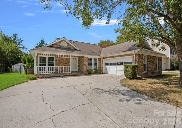 Photo 1 of Single family home for sale at 10243 Fairway Ridge Rd, Charlotte, NC 28277 | MLS# 4426278 | Listing updated on 2026-10-10