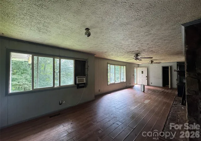 Photo 2 of Single family home for sale at 49 Burley Dr, Waynesville, NC 28786 | MLS# 4426282 | Listing updated on 2026-09-24