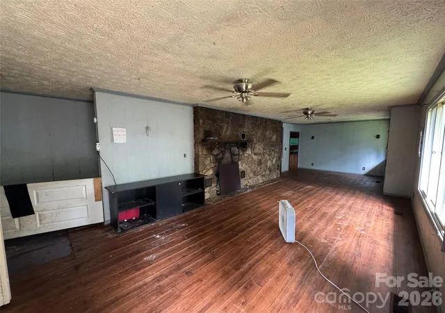 Photo 3 of Single family home for sale at 49 Burley Dr, Waynesville, NC 28786 | MLS# 4426282 | Listing updated on 2026-09-24