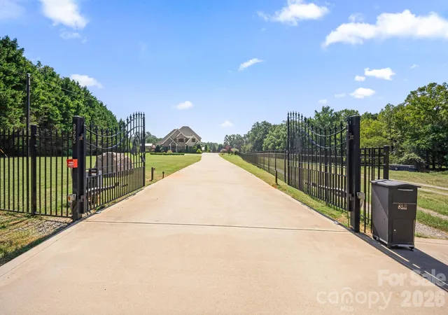Photo 2 of Mansion for sale at 822 Kiser Rd, Bessemer City, NC 28016 | MLS# 4426291 | Listing updated on 2026-10-26